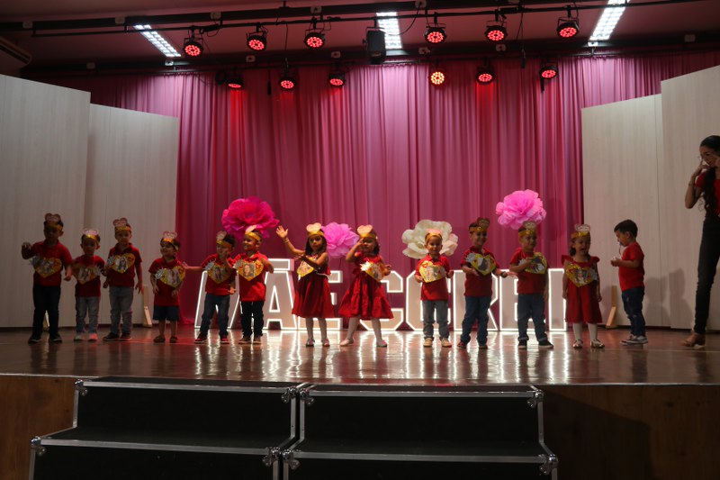 HOMENAGEM INFANTIL AS MÃES